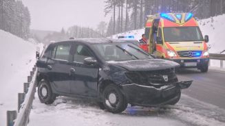 Winter zum Frühling: Schnee und Eis sorgen für Unfälle