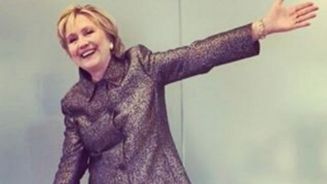 Stylisch: Hillary Clinton modelt für Katy Perry